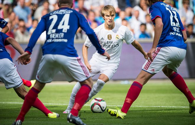 跳起了热闹 跳起了热闹